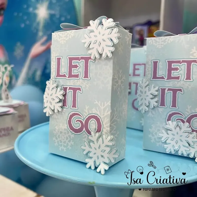 Decoração personalizada tema Frozen para festa infantil — Isa Criativa