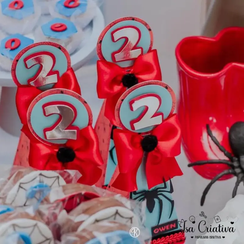 Decoração personalizada tema Homem-Aranha para festa infantil — Isa Criativa